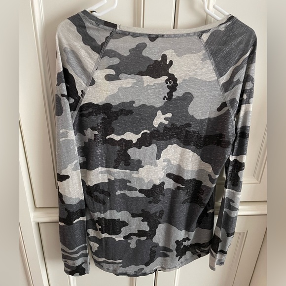 Camo long sleeve with a little sparkle! - Picture 2 of 2